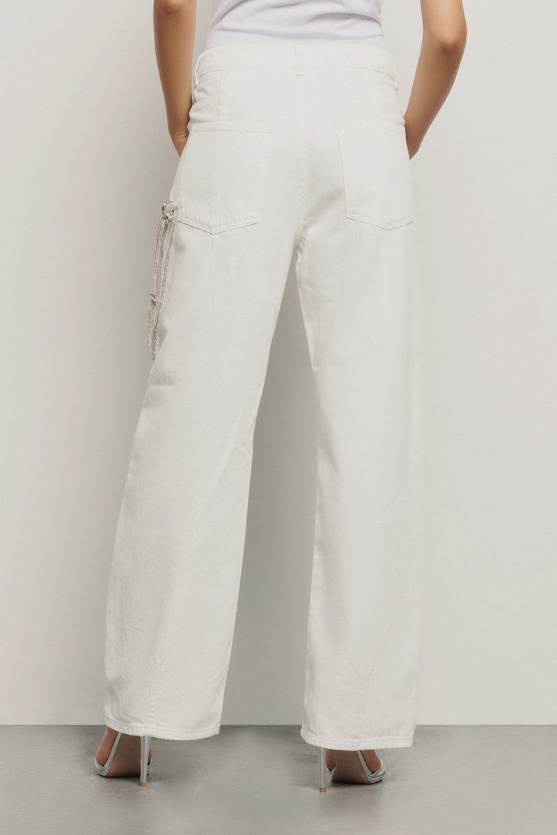 Pantalone boy over loose fit con catene strass • Off white - Gaëlle Paris