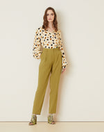 MANILA GRACE
Pantalone viscosa con pinces
Colore : Kaki