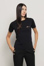 T-shirt paricollo in bielastico con logo oro lato cuore • Nero - Gaëlle Paris