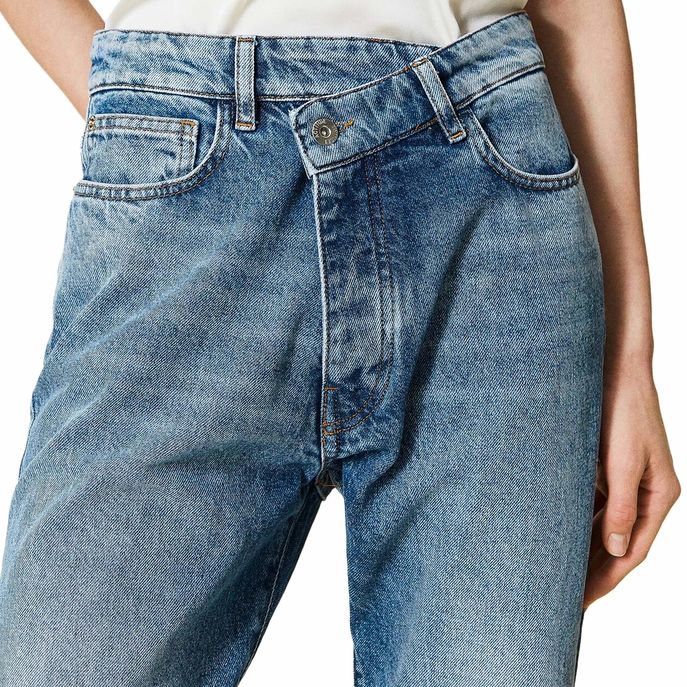 JEANS CHIUSURA SOVRAPPOSTA ACTITUDE